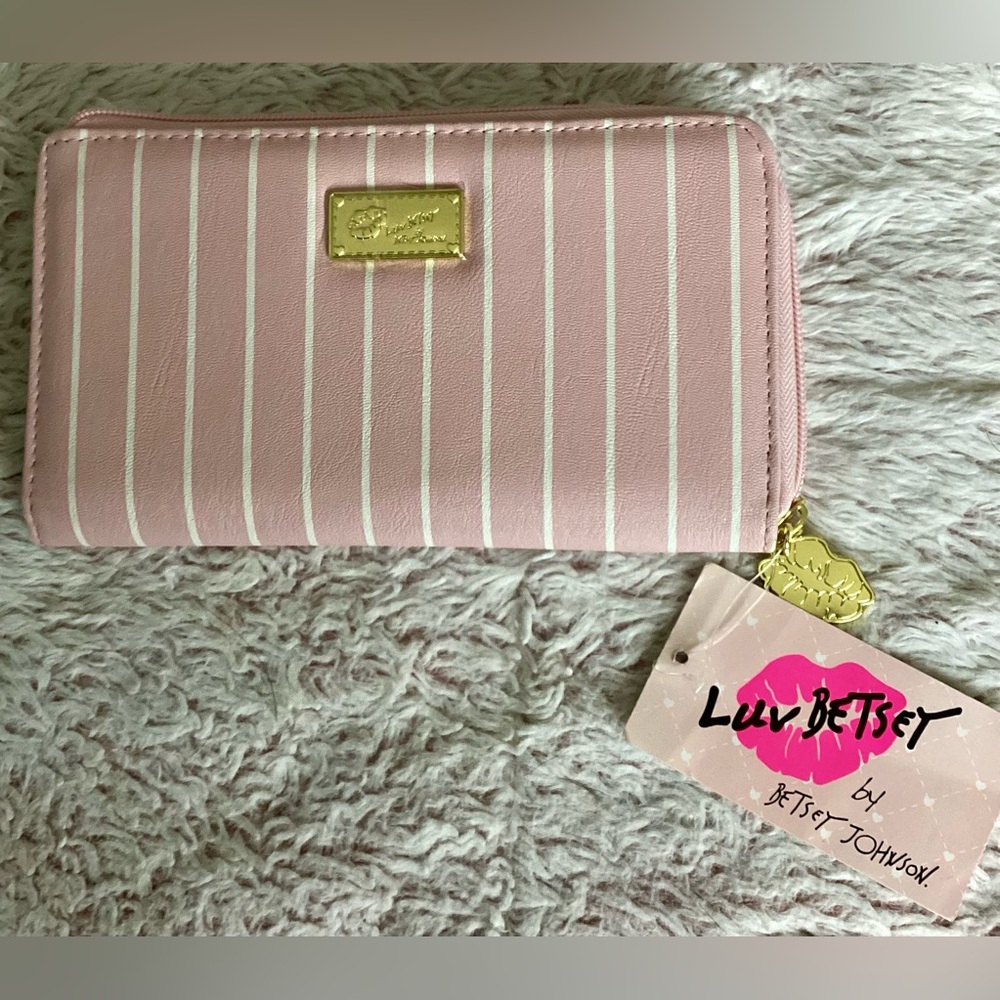 NWT Luv Betsey by Betsey Johnson Pink & White Striped Zip Around Wallet
